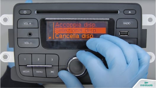 Lösung für das Problem mit dem Funktionsknopf des Standard-Radio-CD-Players von Renault und Dacia